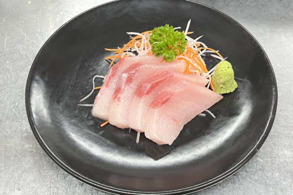 Hamachi Sashimi (4pcs)